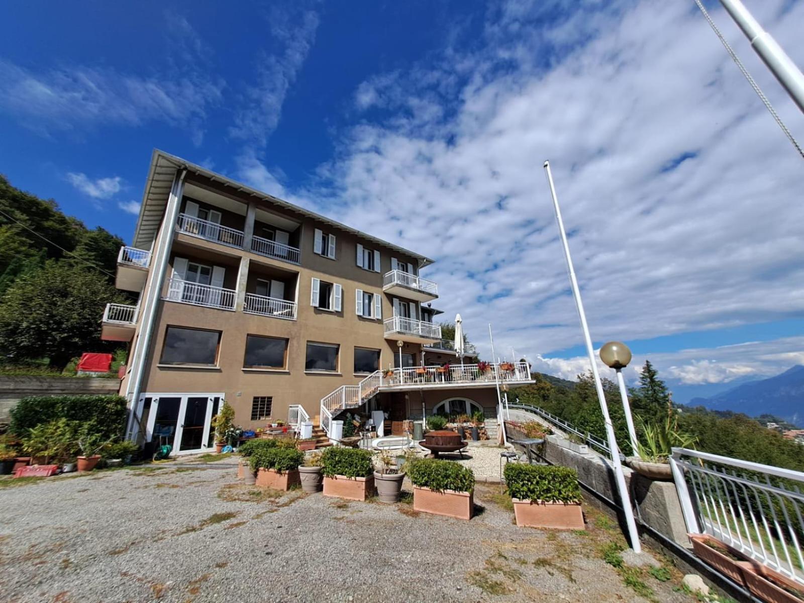 Provinciale 79 Hotel Magreglio ภายนอก รูปภาพ